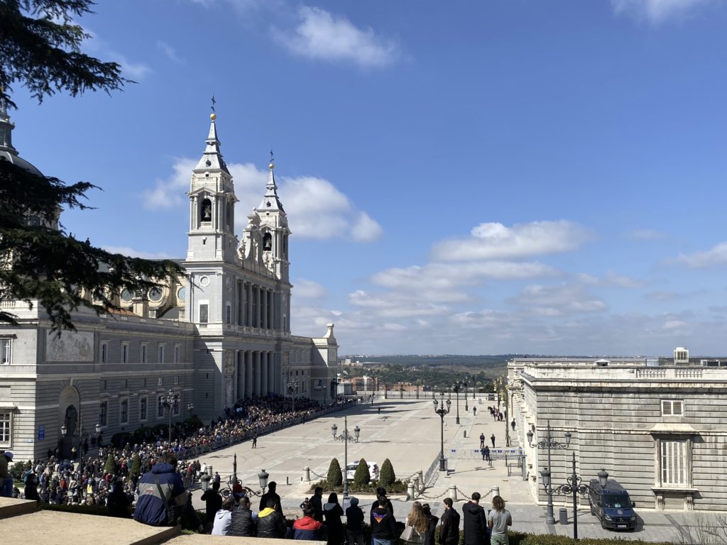 Changing of the guard Madrid Palace